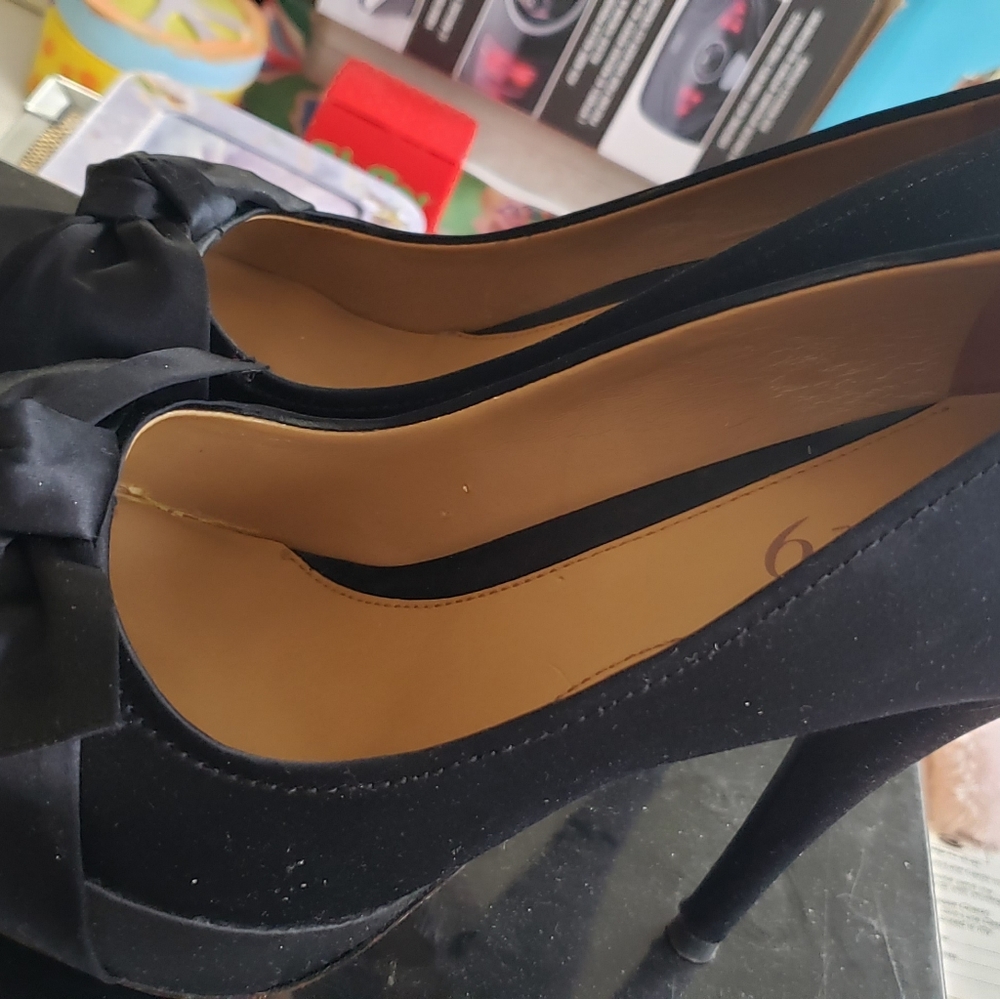 Boutique 9 women's platform stiletto -black satin